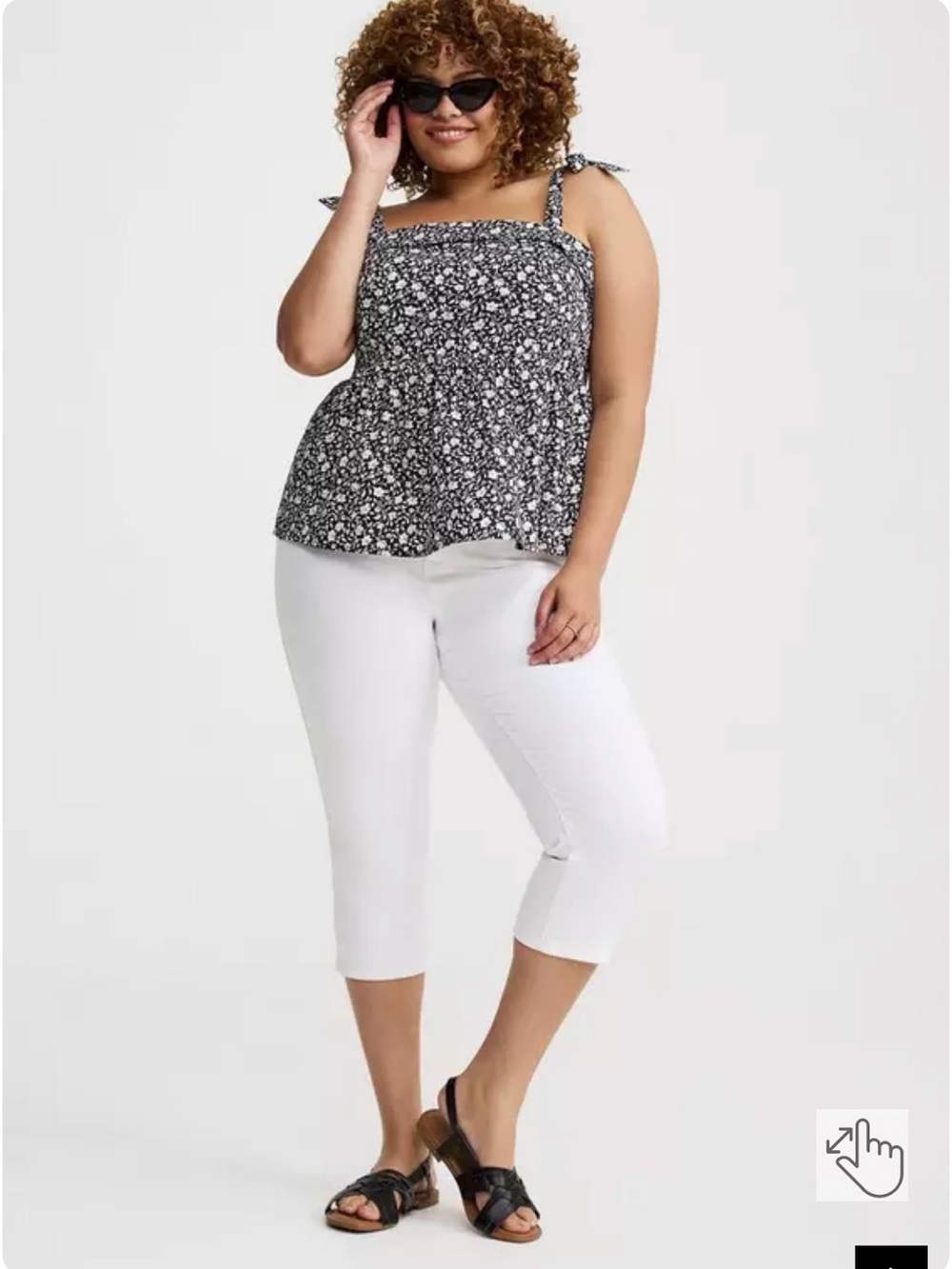 🩵HP🩵 torrid Navy and White Floral Tie-Strap Summer Top